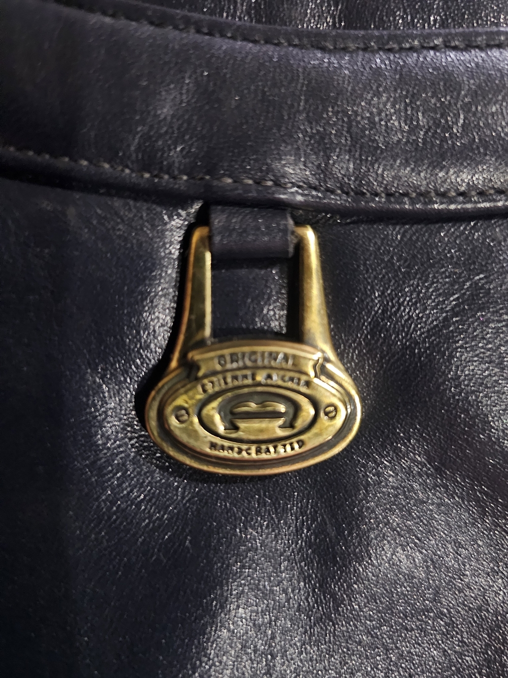 VINTAGE ETIENNE AIGNER Brass-Crested Black Leather Handbag Detail